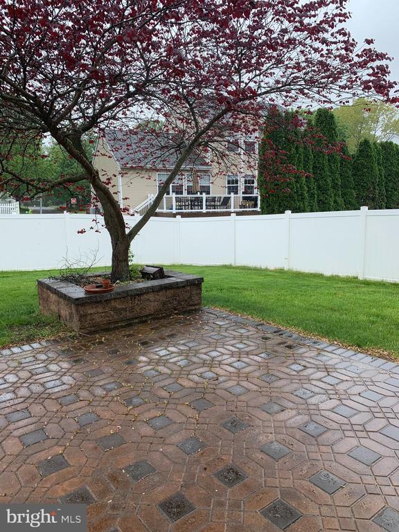 Building Photo - 35 Oakmont Terrace