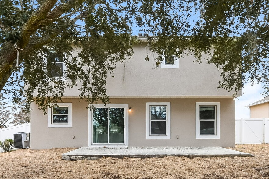 Building Photo - 7545 Sloewood Dr