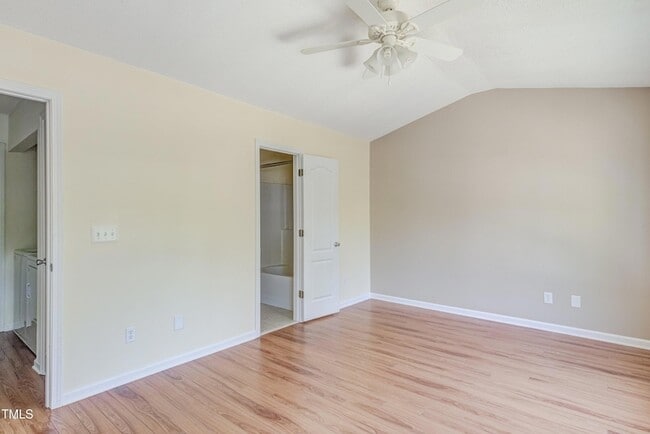 Building Photo - 306 Orchard Park Dr