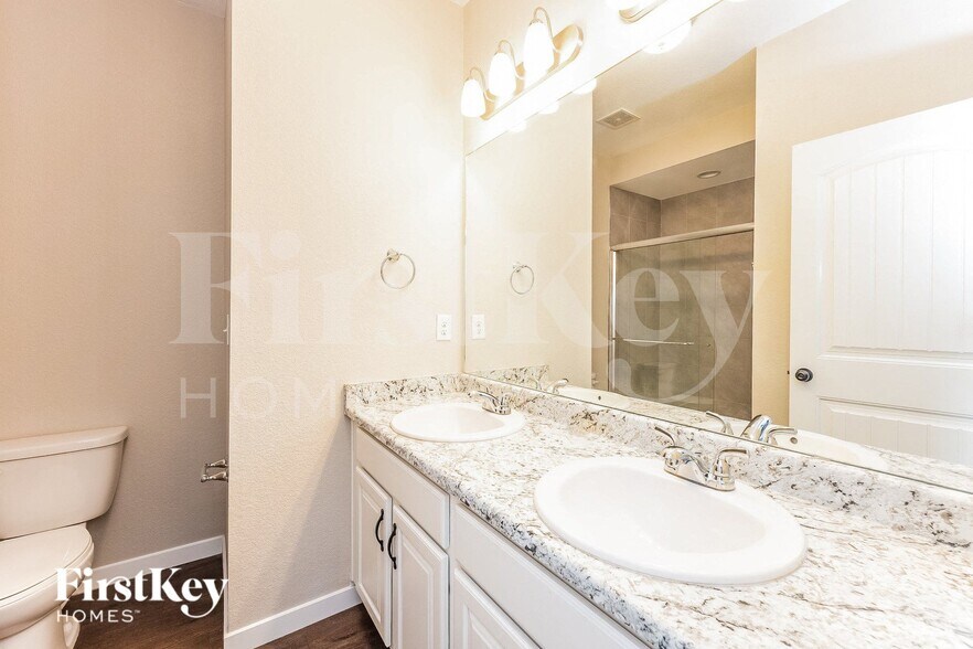 Building Photo - 6721 Shadow Star Dr