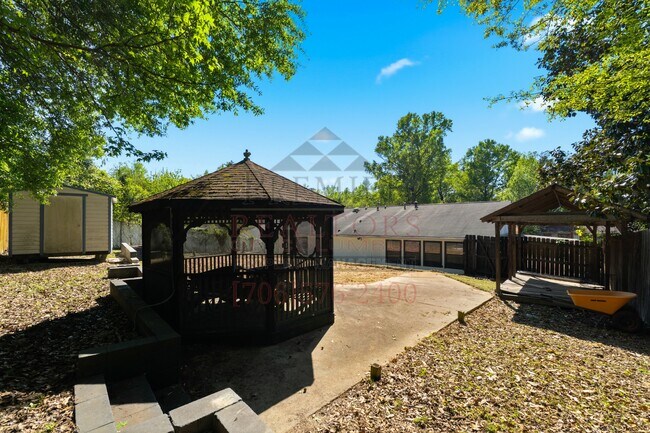 Building Photo - 520 Asa Dr