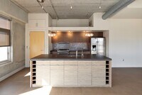 Building Photo - 309 E 5th St