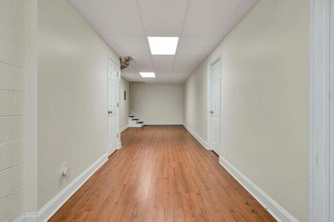 Building Photo - 1865 Weston Pl NW