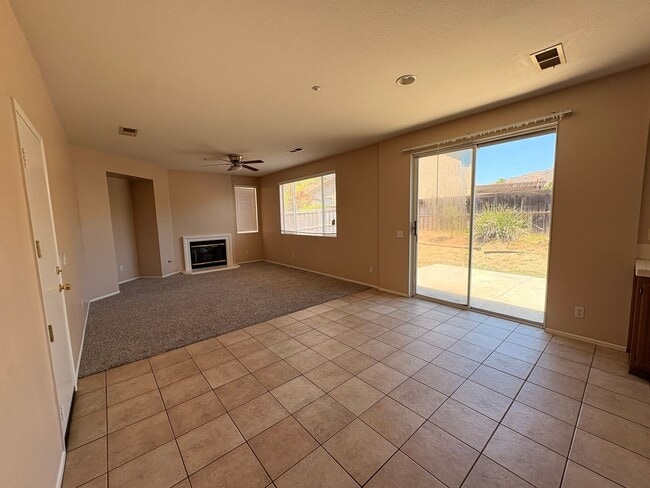 Building Photo - 4 Bed, 2.5 Bath in Riverside!