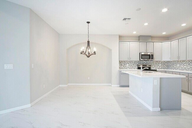 Building Photo - 11243 SW Parkside Dr