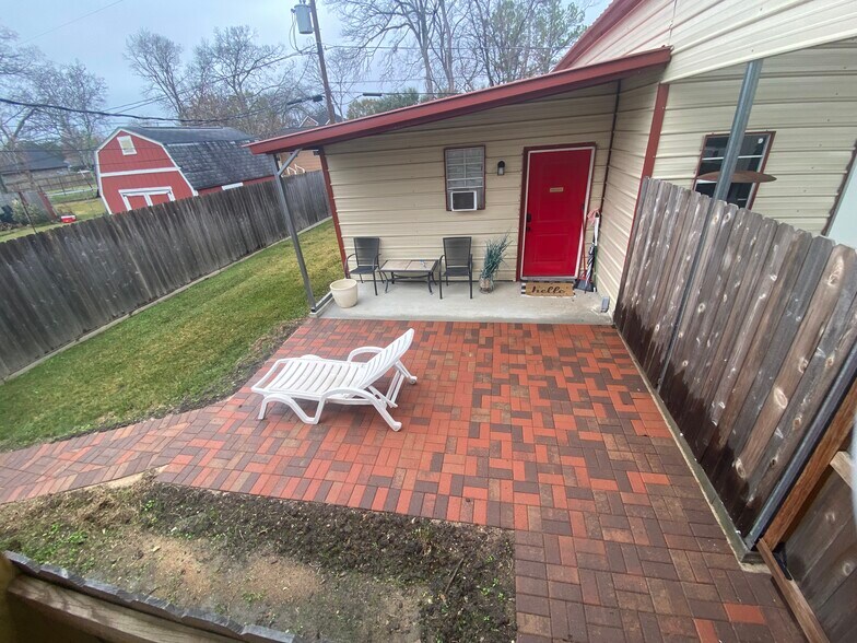 Building Photo - 6322 Brooklawn Dr