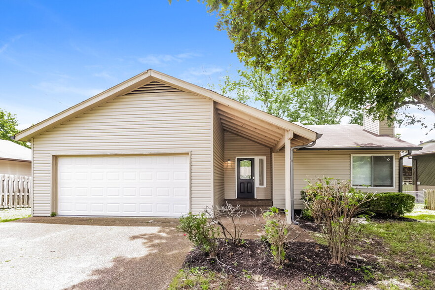 Primary Photo - 252 Cedarmont Cir