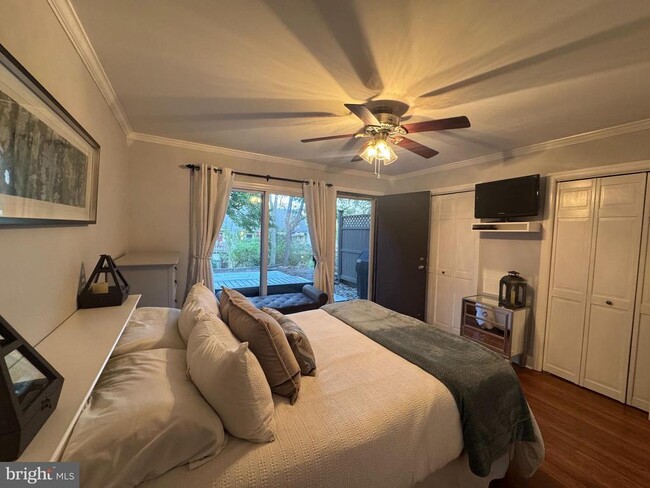 Building Photo - 34B Darien Way
