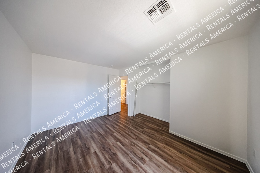 Building Photo - 9410 W Virginia Ave