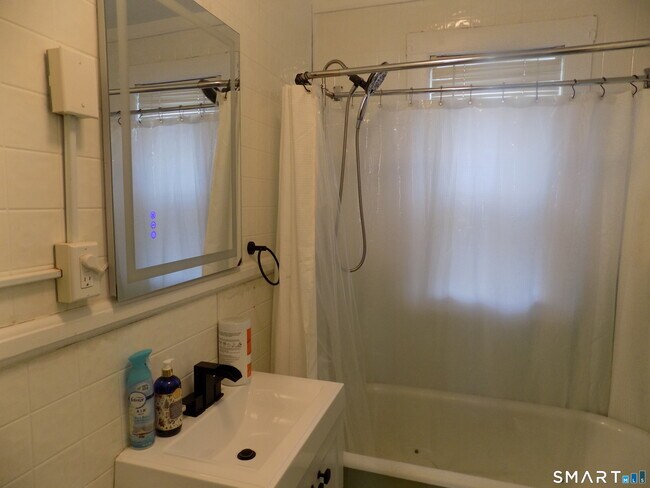 Building Photo - 182 West St