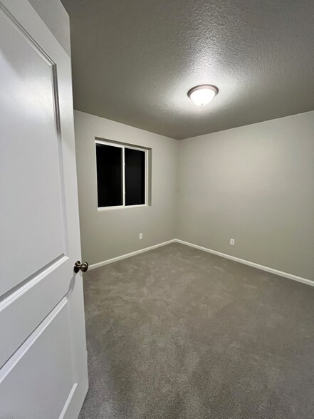Building Photo - 9246 Henson Pl