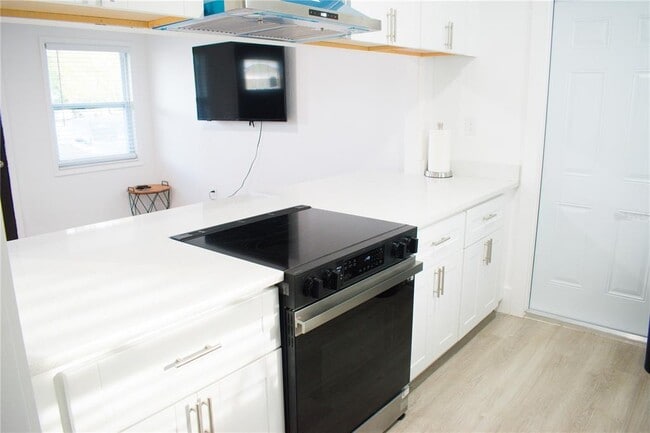 Building Photo - 5832 Dr M.L.K. Jr St N