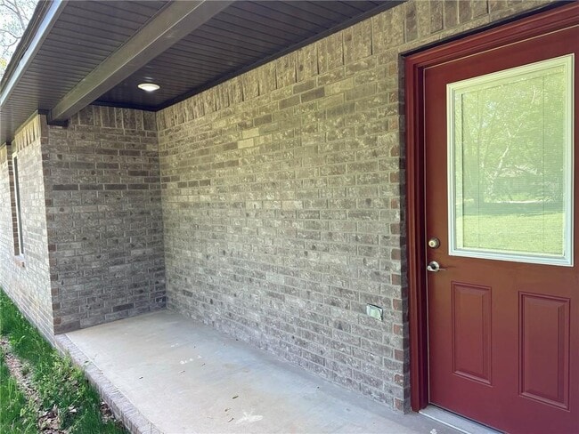 Building Photo - 412 S Byers Ave