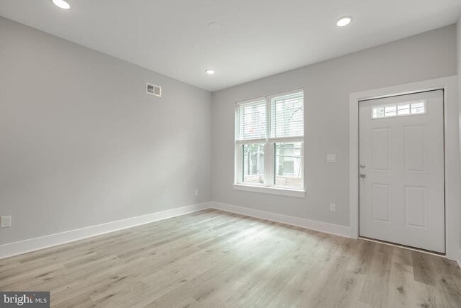 Building Photo - 5122 Ranstead St
