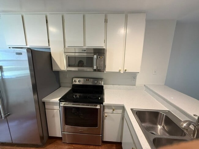 Building Photo - 4175 Amberwood Cir