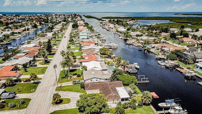 Building Photo - 4149 Floramar Ter