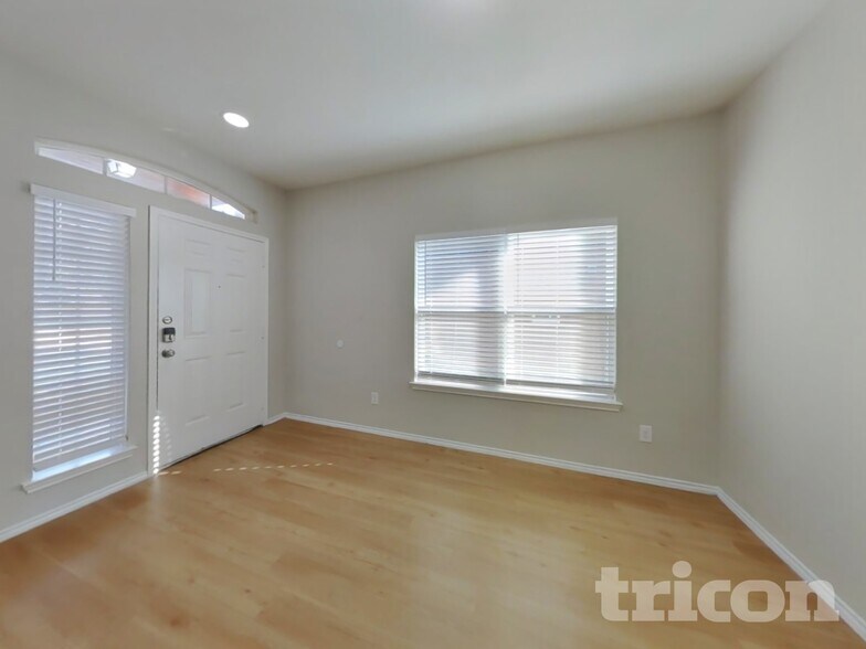 Building Photo - 2823 Arica Ln