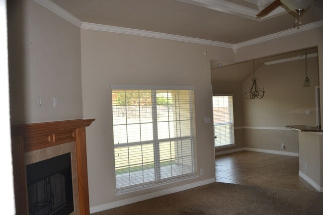 Building Photo - PRICE Improvement!! Beautiful 4 bed 2 bath home ready now!!