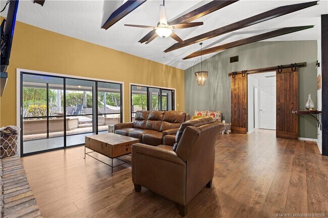 Building Photo - 10380 SE Jupiter Narrows Dr