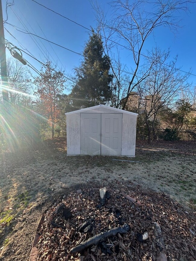 Building Photo - 3-Bedroom, 2-Bath Home in Prime Location!