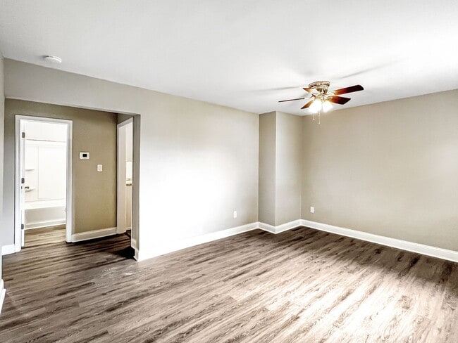 Building Photo - Fully Renovated 3-Bedroom Gem in West End ...