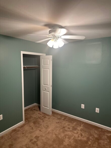 Building Photo - 10702 Allie Dr