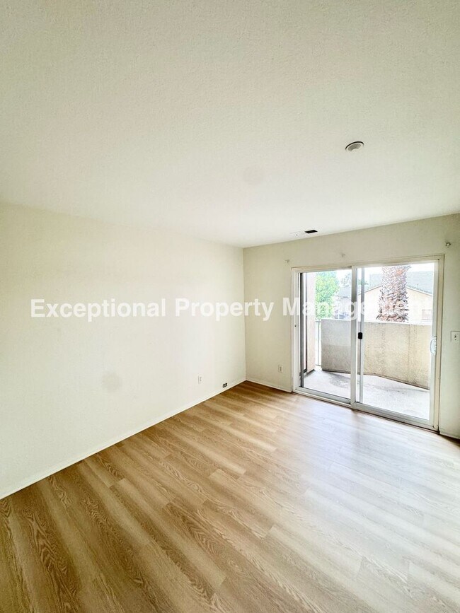 Building Photo - Ready to move in 3 bed 3 bath home