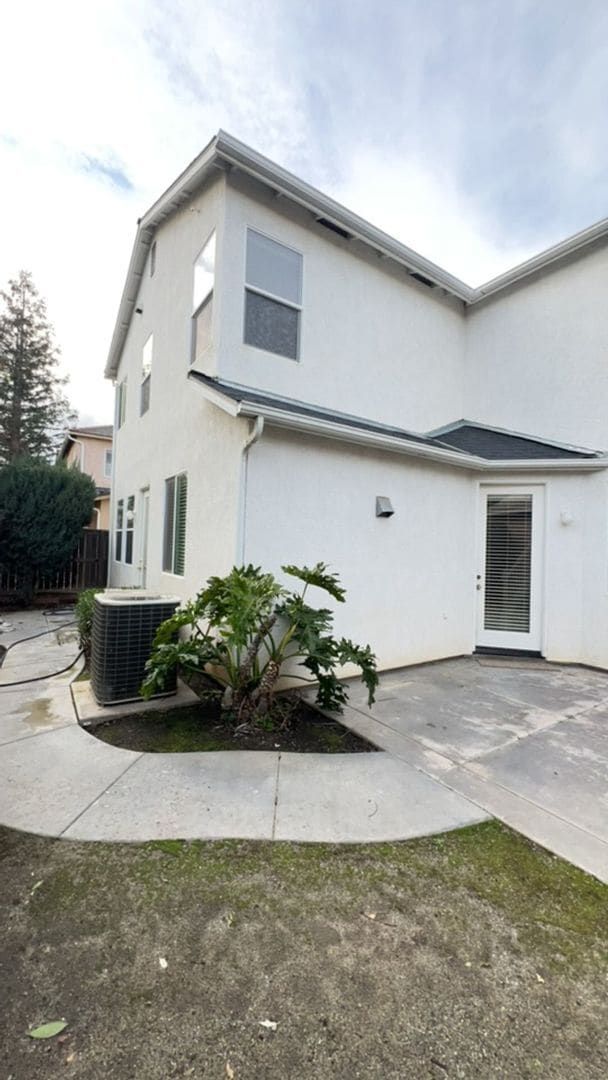 Building Photo - 714 W Riviera Ln