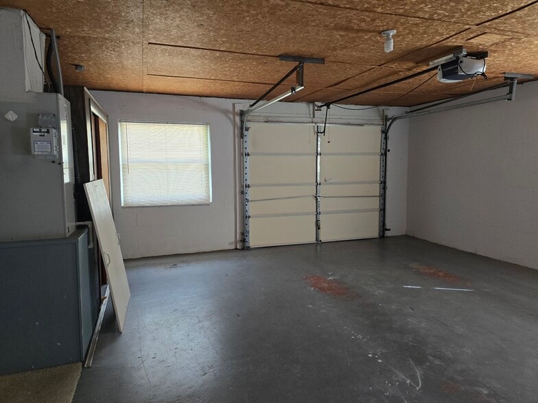 Building Photo - 412 Sunset Rd