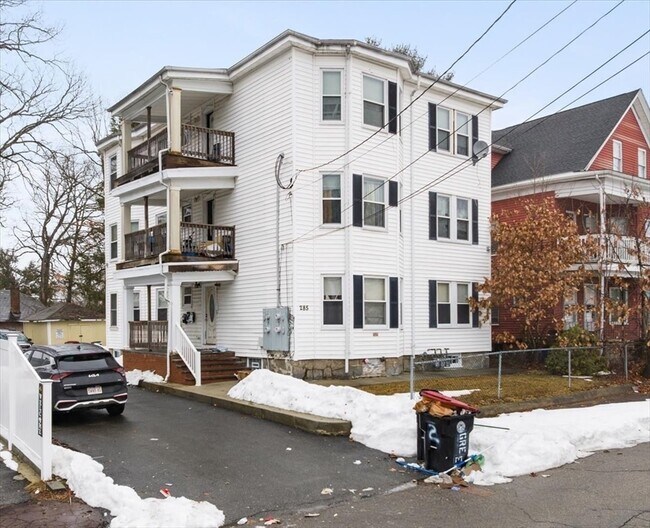 Building Photo - 285 Green St