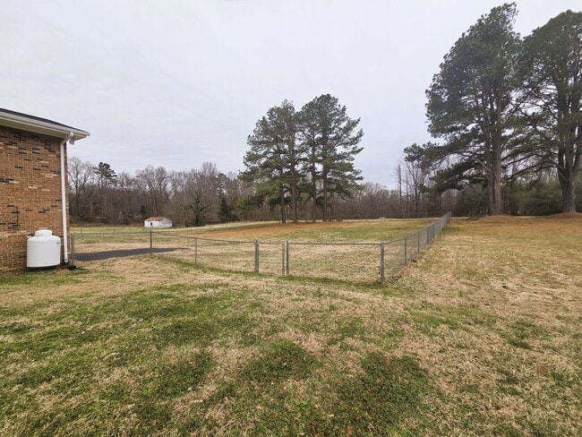 Building Photo - Remodeled ranch on large serene lot in Amelia County.