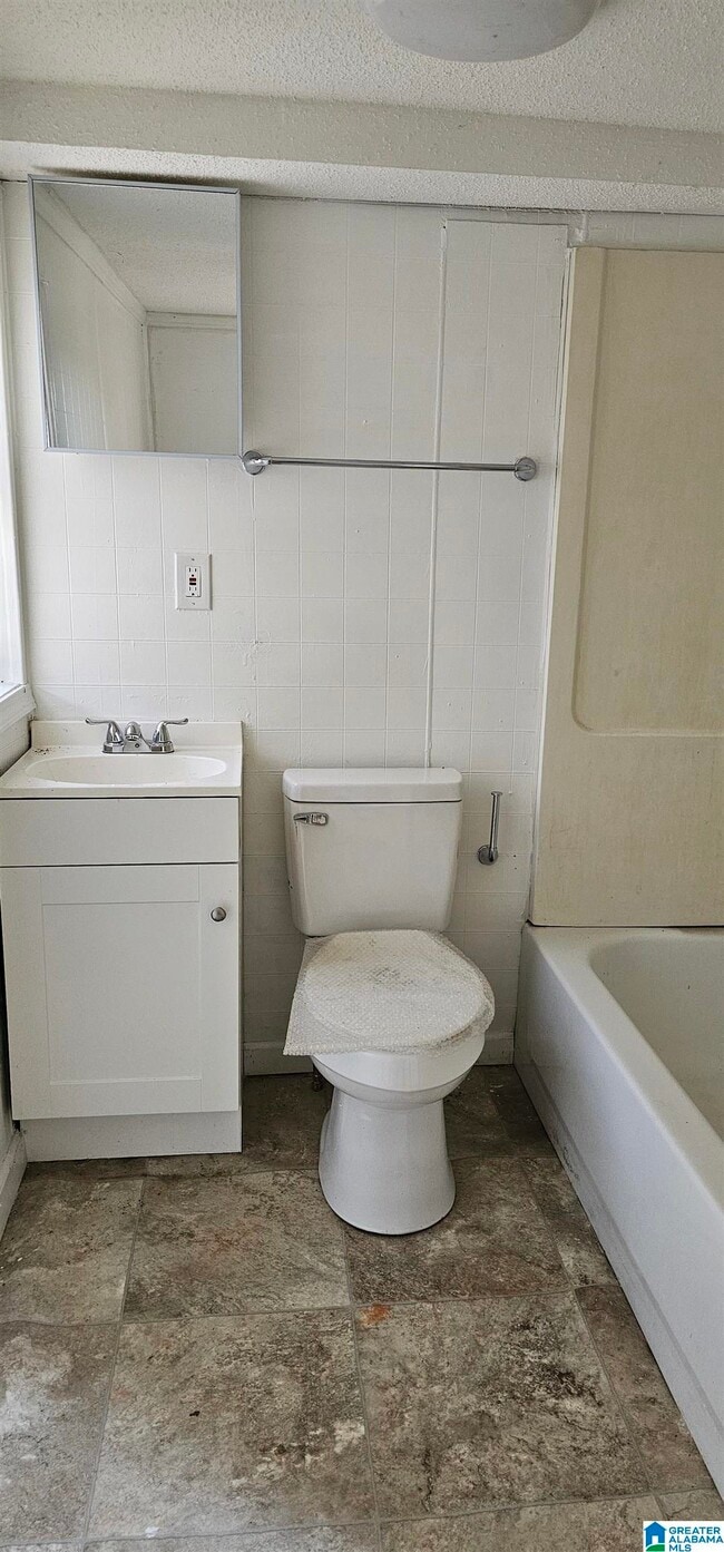 Building Photo - 529 12th St N