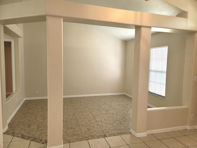 Building Photo - 3438 SW San Benito St