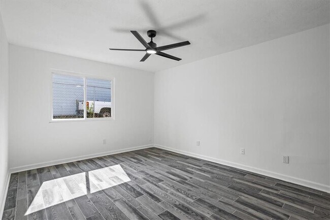 Building Photo - 5142 Huxley Rd