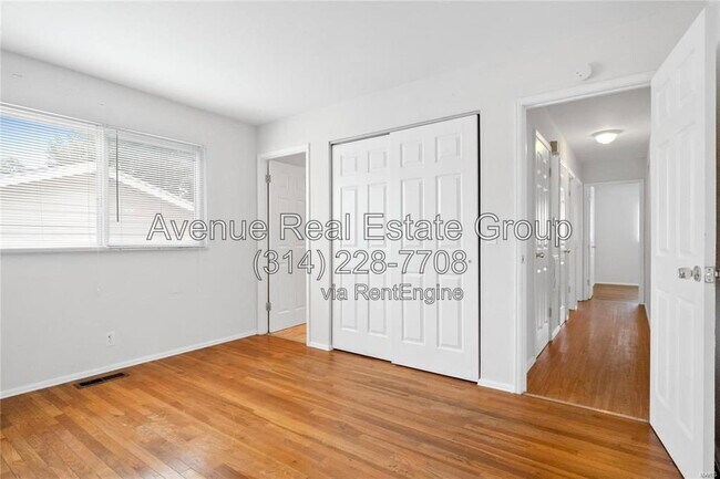 Building Photo - 3726 Briargrove Dr