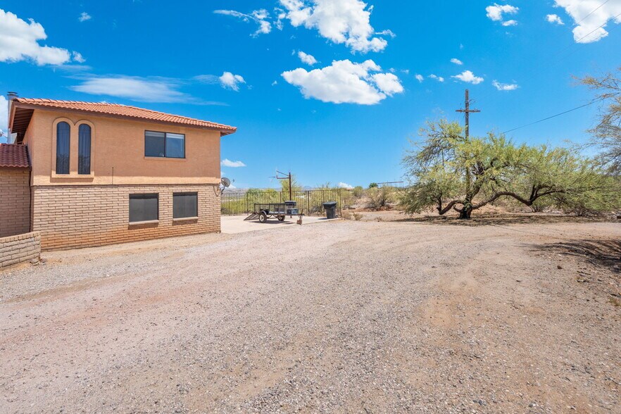 Building Photo - 56641 N Cope Rd