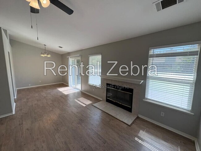 Building Photo - 786 Kinglet Ct