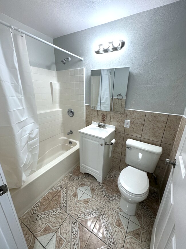Building Photo - LB0811  (RUBS) OWNER APPROVAL
