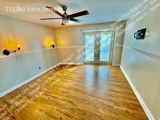 Building Photo - 272 Rio Vista Dr