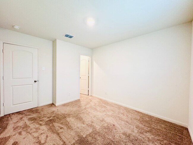 Building Photo - Beautiful Home in Converse!