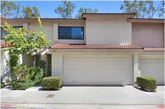 Building Photo - 902 Creekside Dr