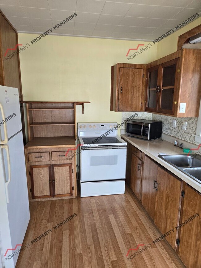 Building Photo - STATUS: AVAILABLE | R337 | $1795