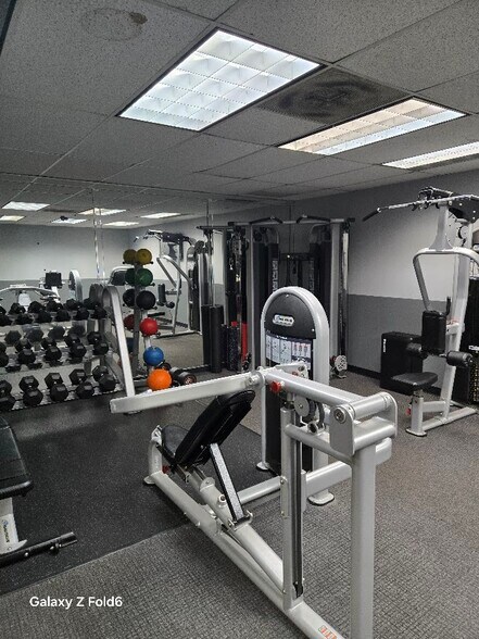 Fitness Center - 6030 N Sheridan Rd