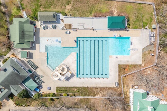 Building Photo - LOCATION!! Updated Townhome in Sought-After Durham Woodcroft neighborhood