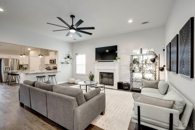 Building Photo - 858 Goodale Dr