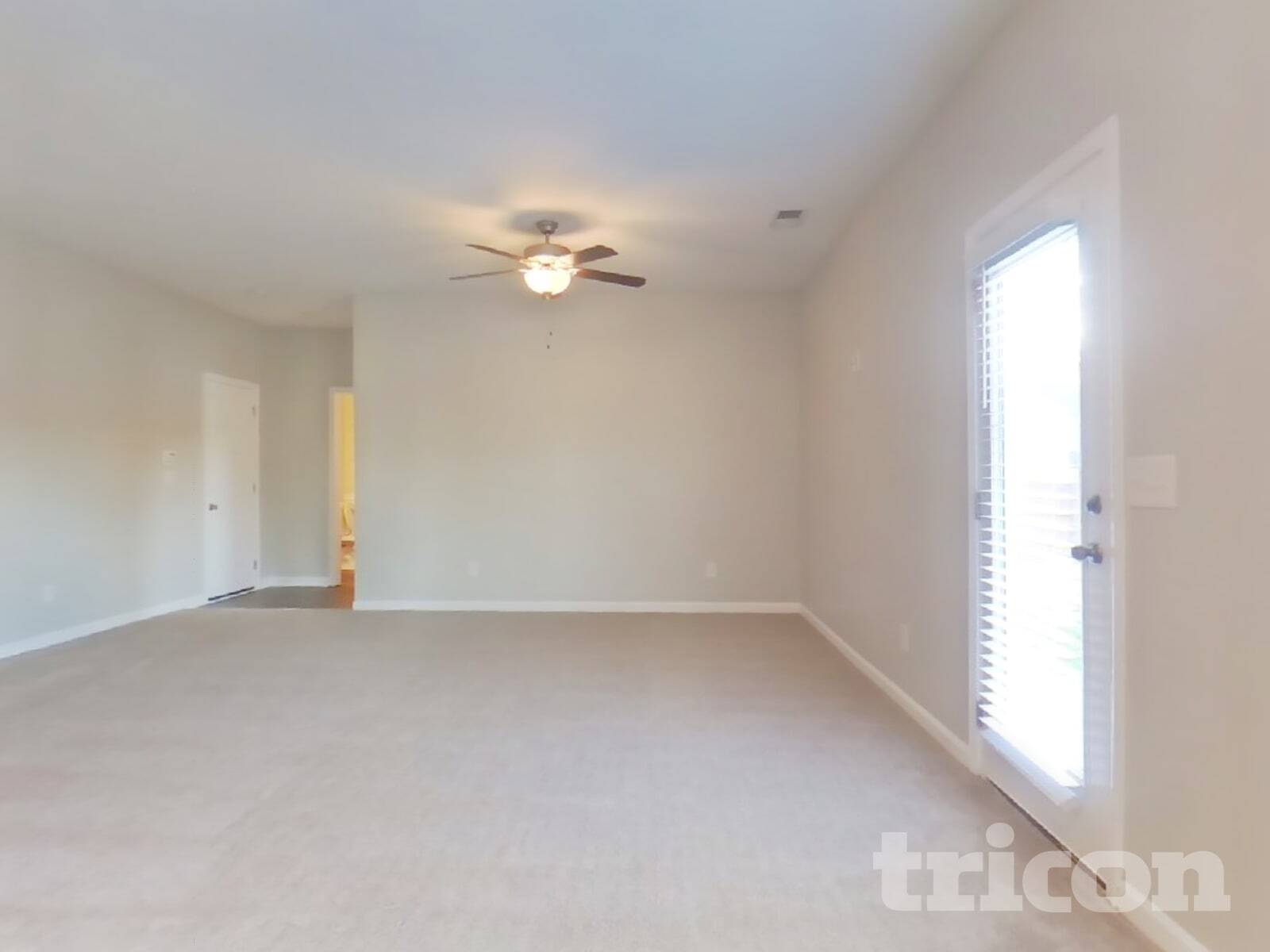 Building Photo - 142 Waters Edge Pkwy