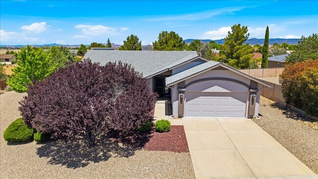 Building Photo - Beautifully Updated 3 Bed, 2 Bath Home on Nearly 1/3 Acre with Trex Deck