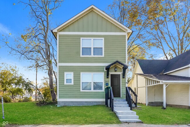 Primary Photo - 2457 Sheldon St