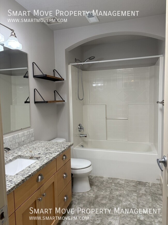 Building Photo - 4251 E Homestead Rim Dr