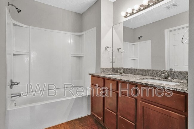 Building Photo - 12271 Harts Rd